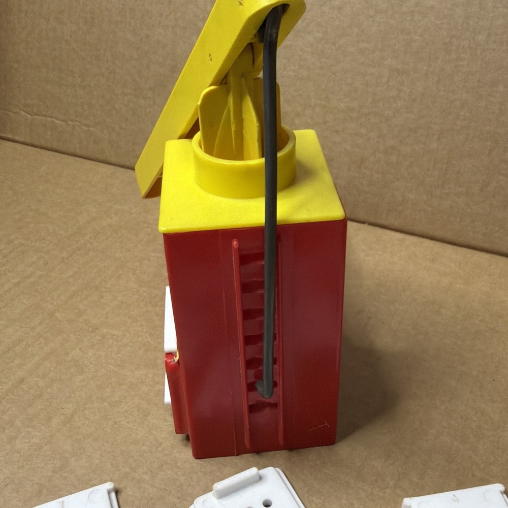 Vintage Play Doh Fun Factory Toy Extruder With 11 Attachments - Picture 8 of 9